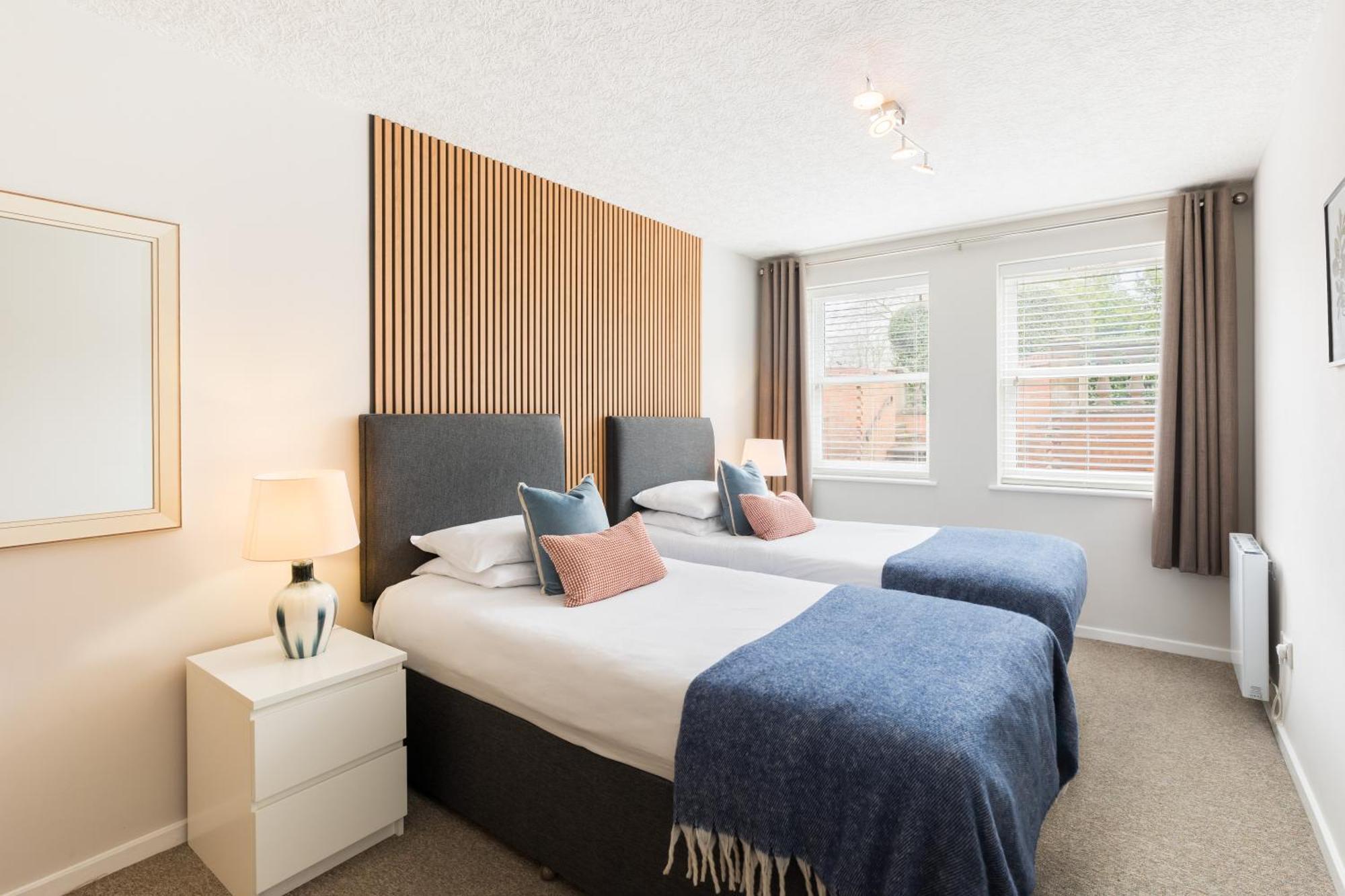 Modern 2-Bedroom Apartments With Free Parking In Leamington Spa Eksteriør bilde