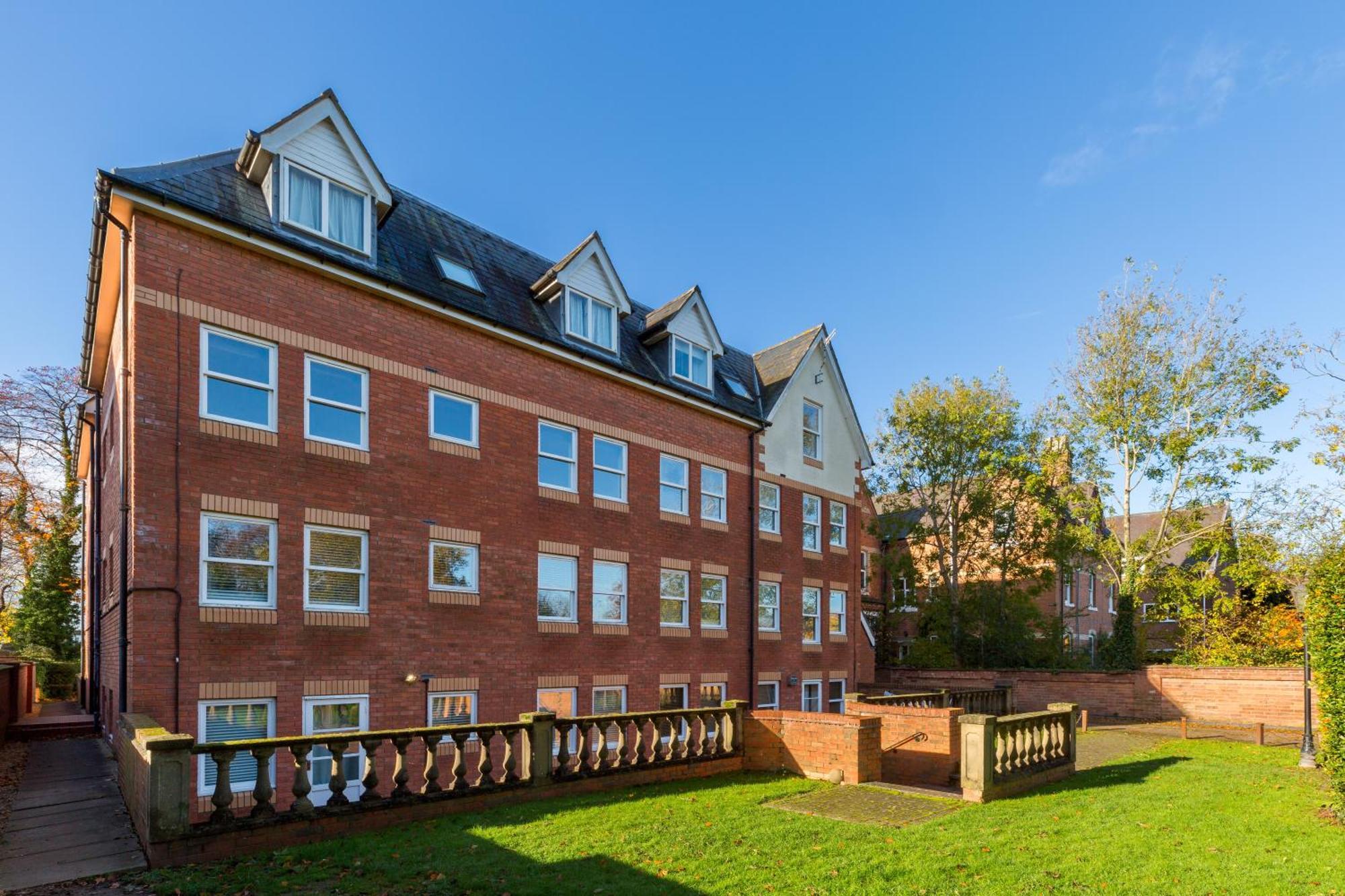 Modern 2-Bedroom Apartments With Free Parking In Leamington Spa Eksteriør bilde