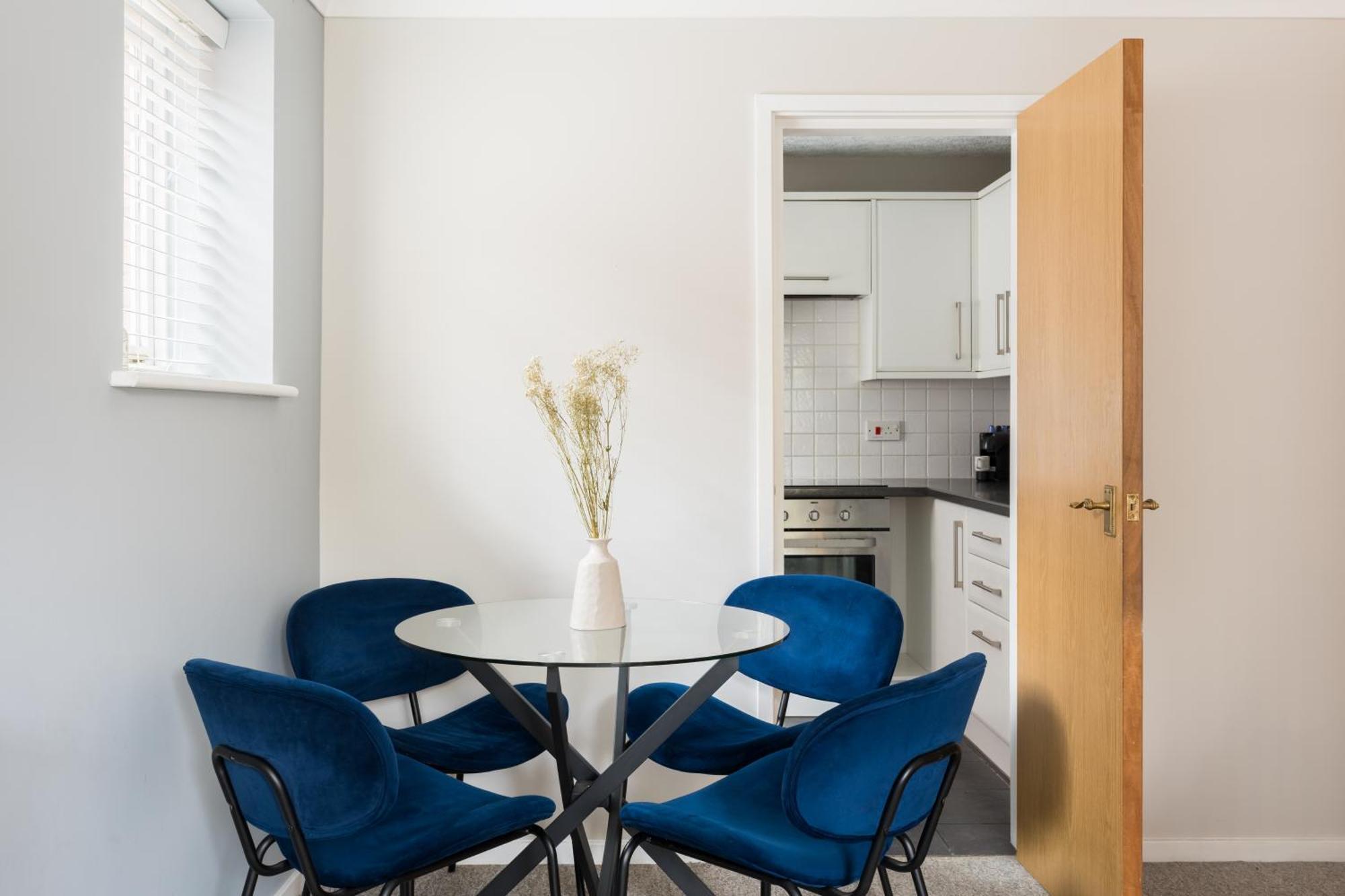 Modern 2-Bedroom Apartments With Free Parking In Leamington Spa Eksteriør bilde