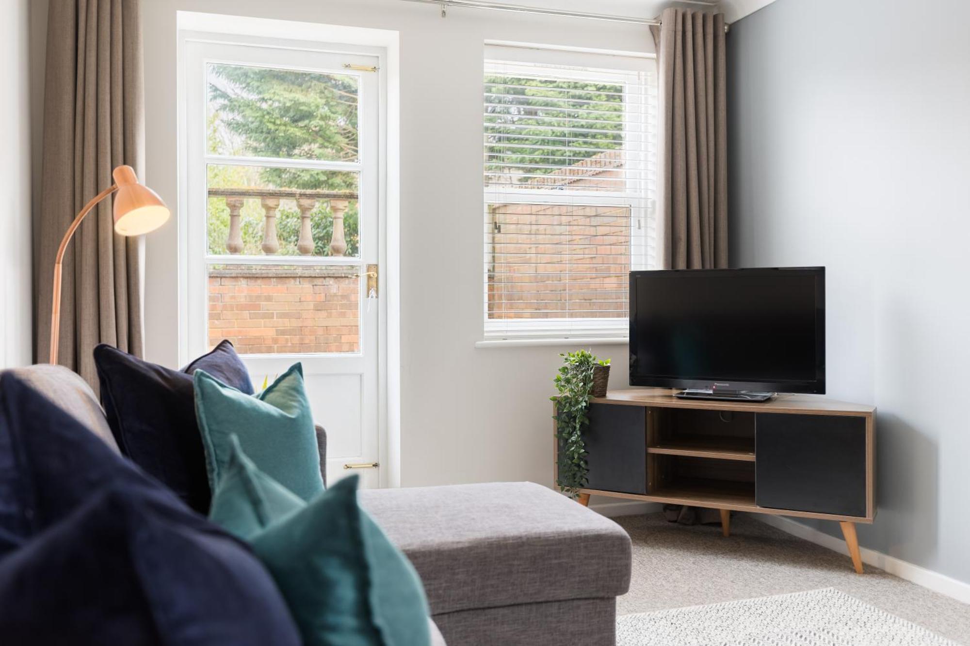 Modern 2-Bedroom Apartments With Free Parking In Leamington Spa Eksteriør bilde