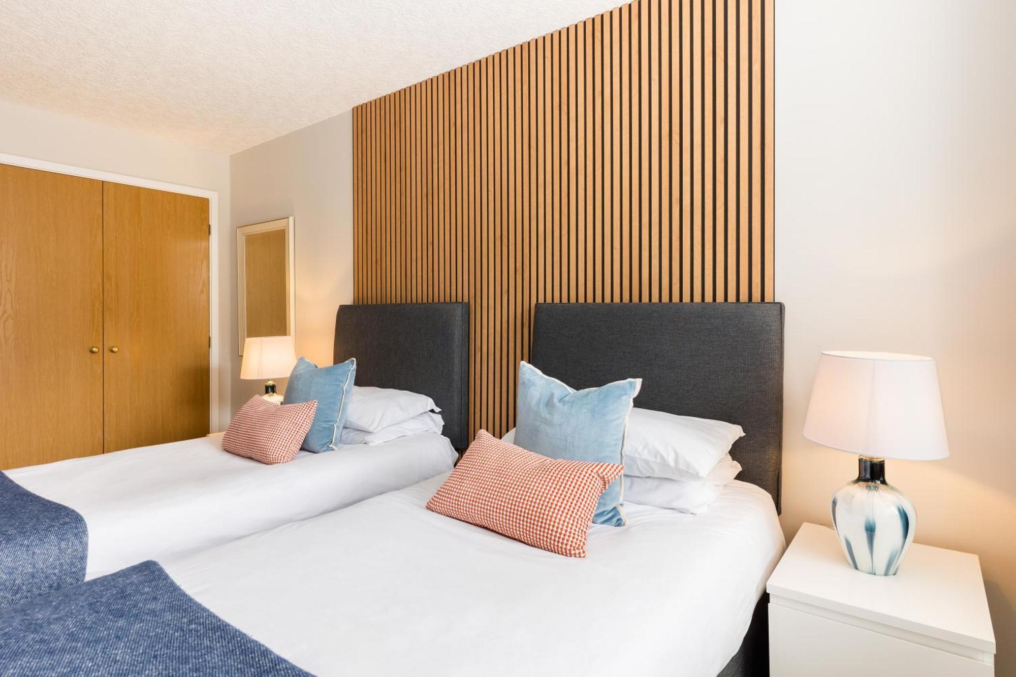 Modern 2-Bedroom Apartments With Free Parking In Leamington Spa Eksteriør bilde