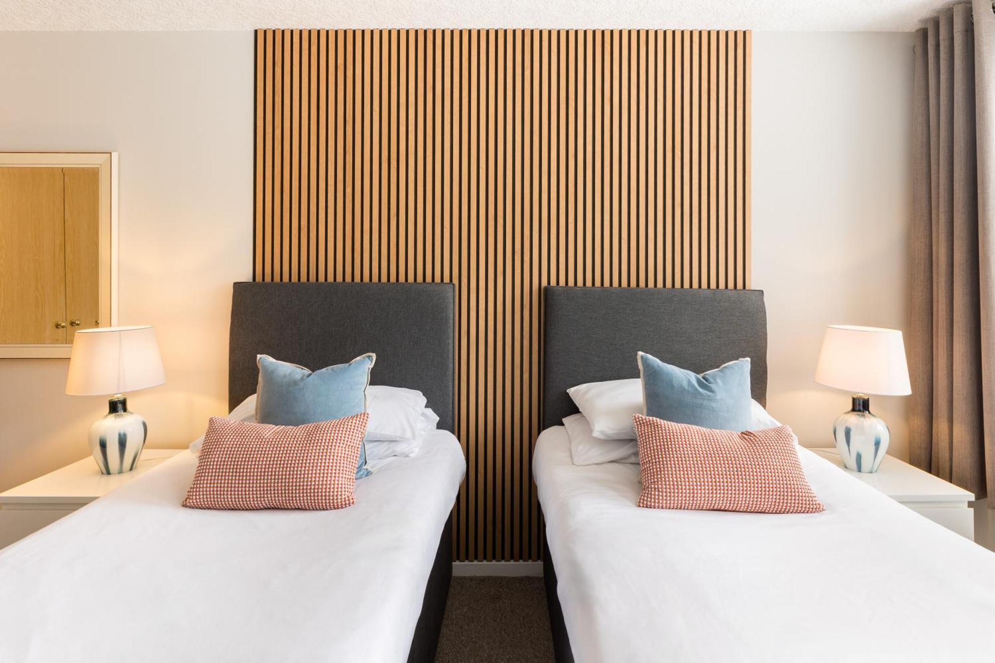 Modern 2-Bedroom Apartments With Free Parking In Leamington Spa Eksteriør bilde